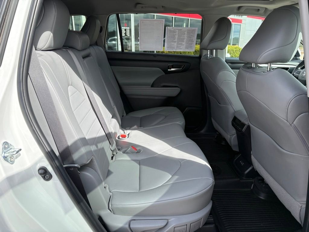 2025 Toyota Highlander XLE