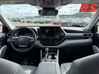 2025 Toyota Highlander XLE