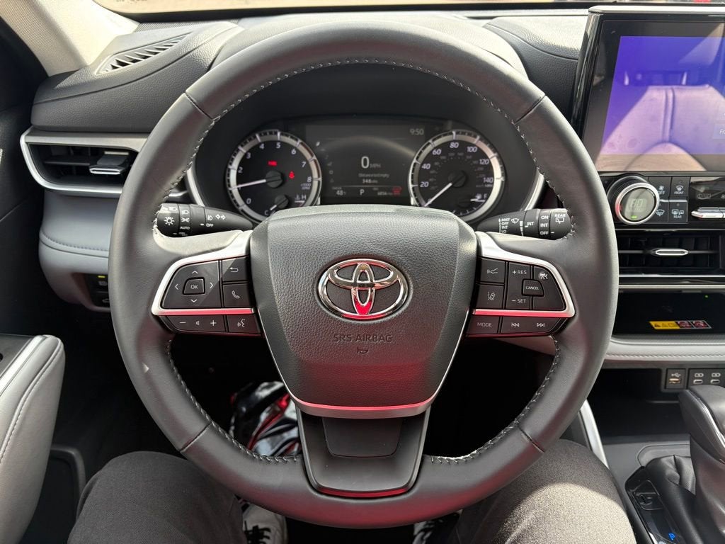 2025 Toyota Highlander XLE