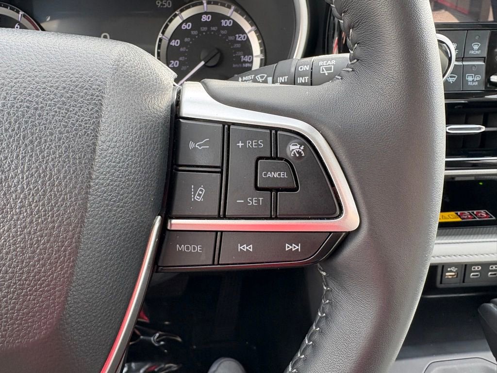 2025 Toyota Highlander XLE