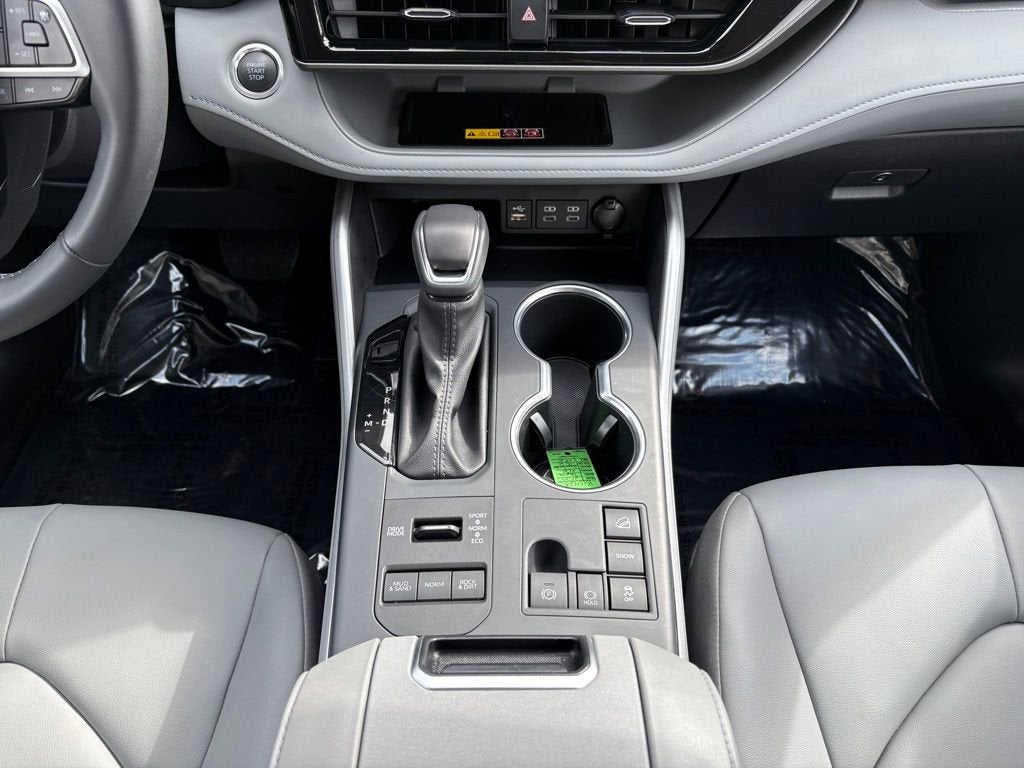 2025 Toyota Highlander XLE