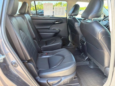 2024 Toyota Highlander XLE