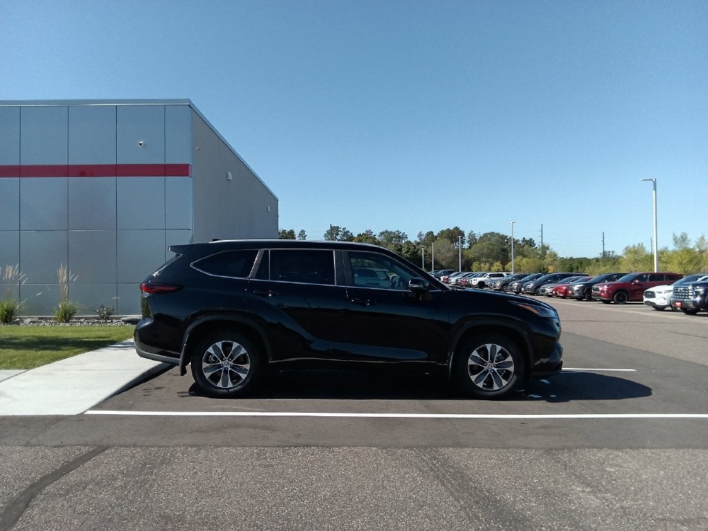 2026 Toyota Highlander XLE
