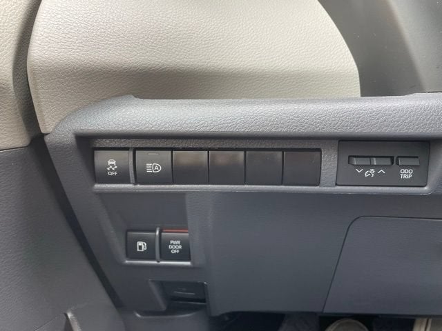 2024 Toyota Sienna LE