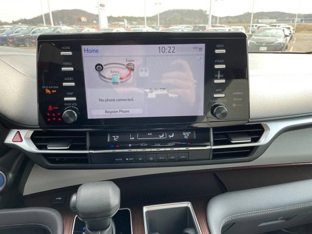 2024 Toyota Sienna LE