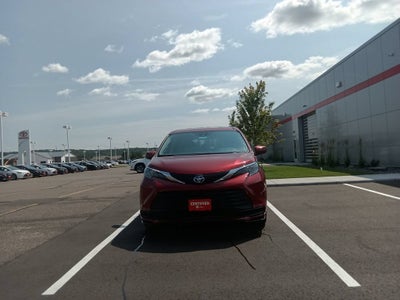 2024 Toyota Sienna LE