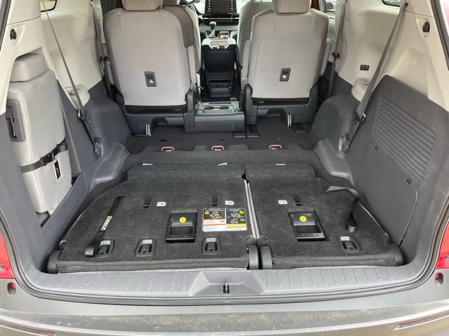 2024 Toyota Sienna LE