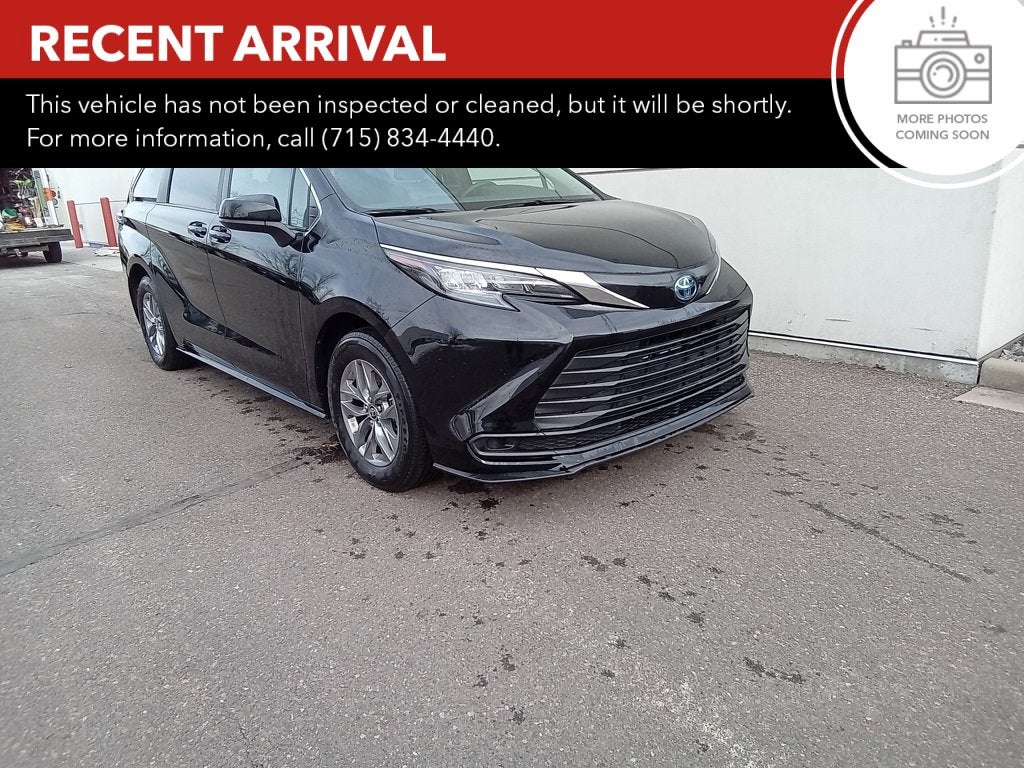 2025 Toyota Sienna LE