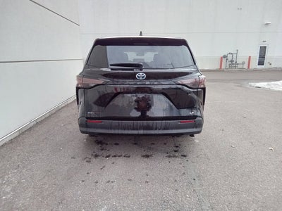 2025 Toyota Sienna LE
