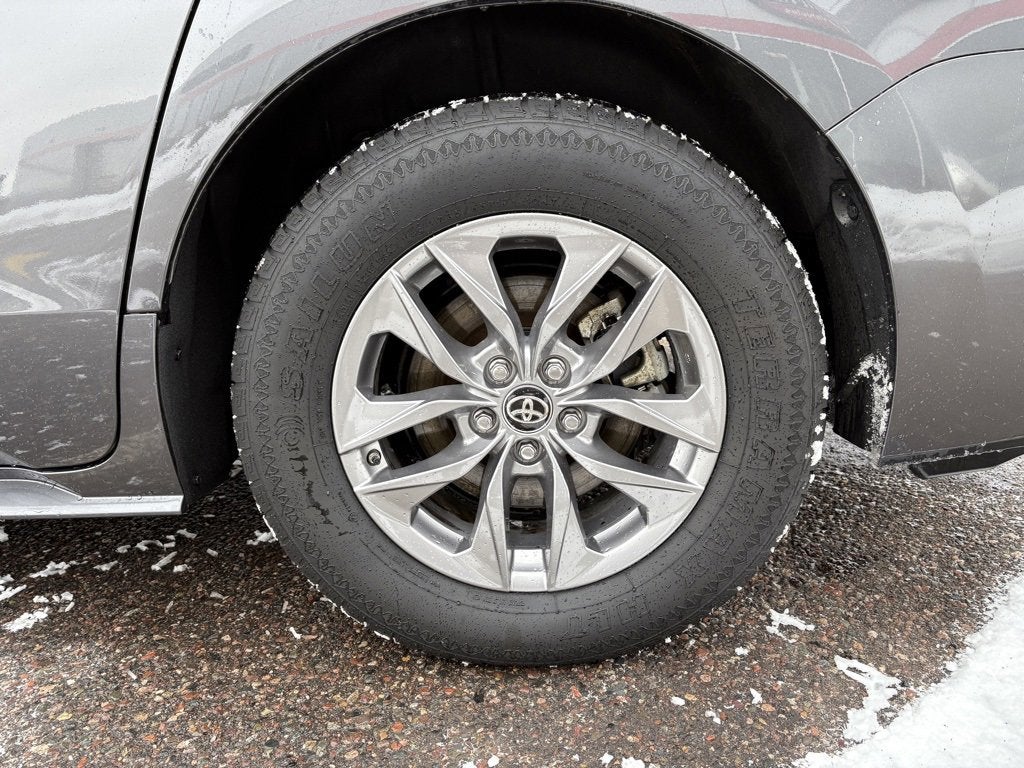 2025 Toyota Sienna XLE