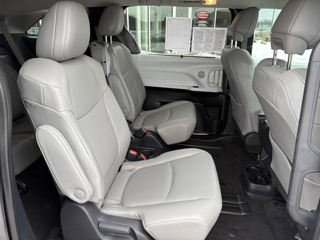 2025 Toyota Sienna XLE