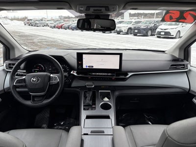 2025 Toyota Sienna XLE