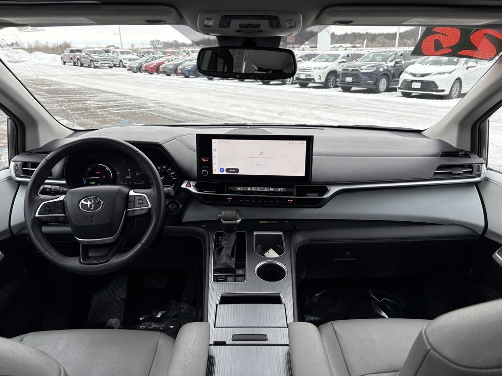 2025 Toyota Sienna XLE