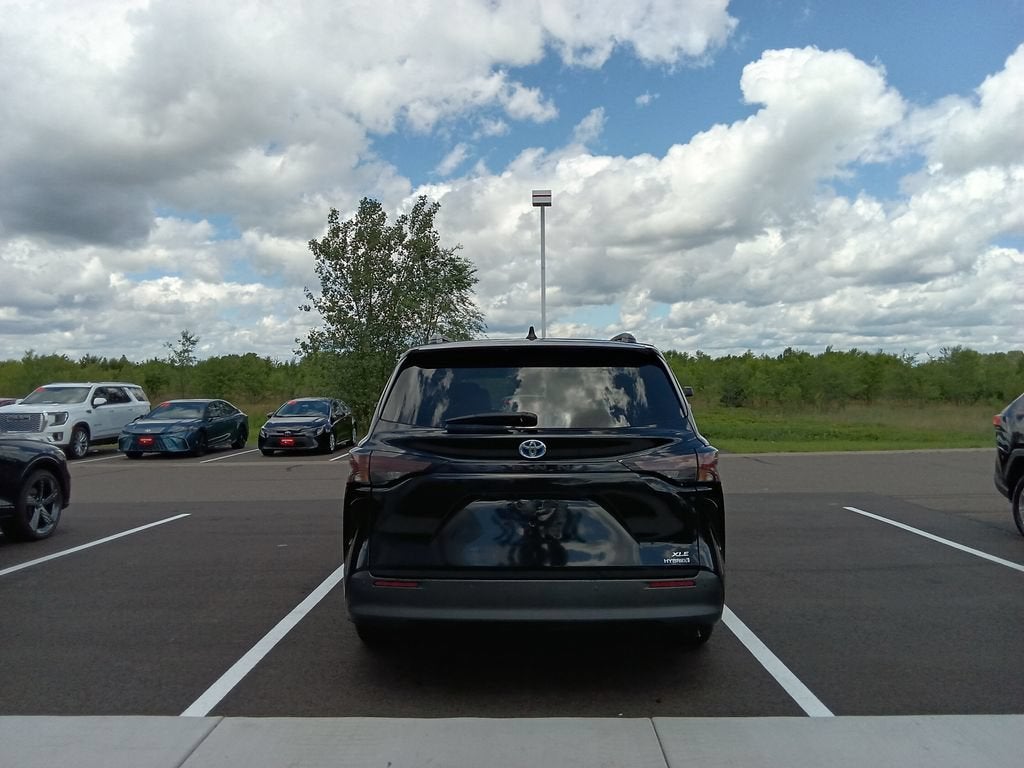 2023 Toyota Sienna XLE