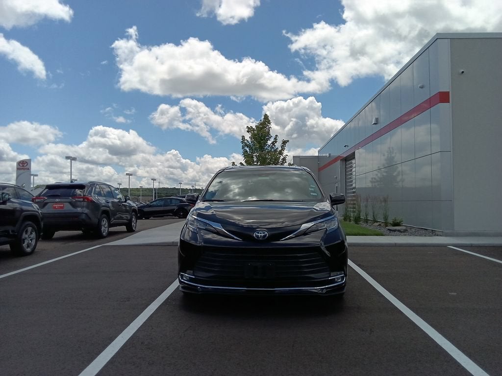 2023 Toyota Sienna XLE