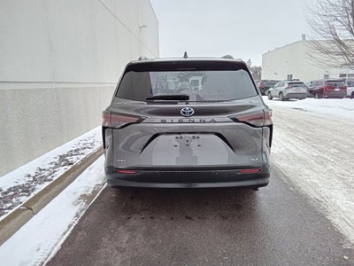 2025 Toyota Sienna XLE