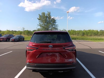 2021 Toyota Sienna XLE