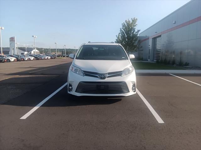 2019 Toyota Sienna XLE
