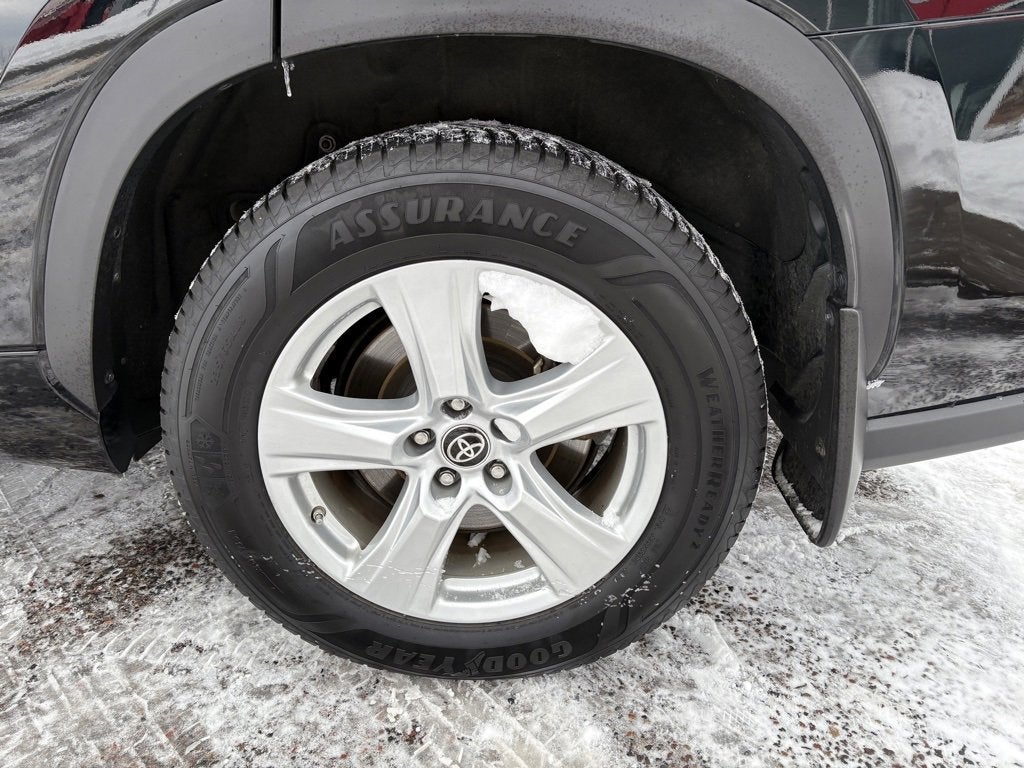 2023 Toyota Highlander Hybrid LE