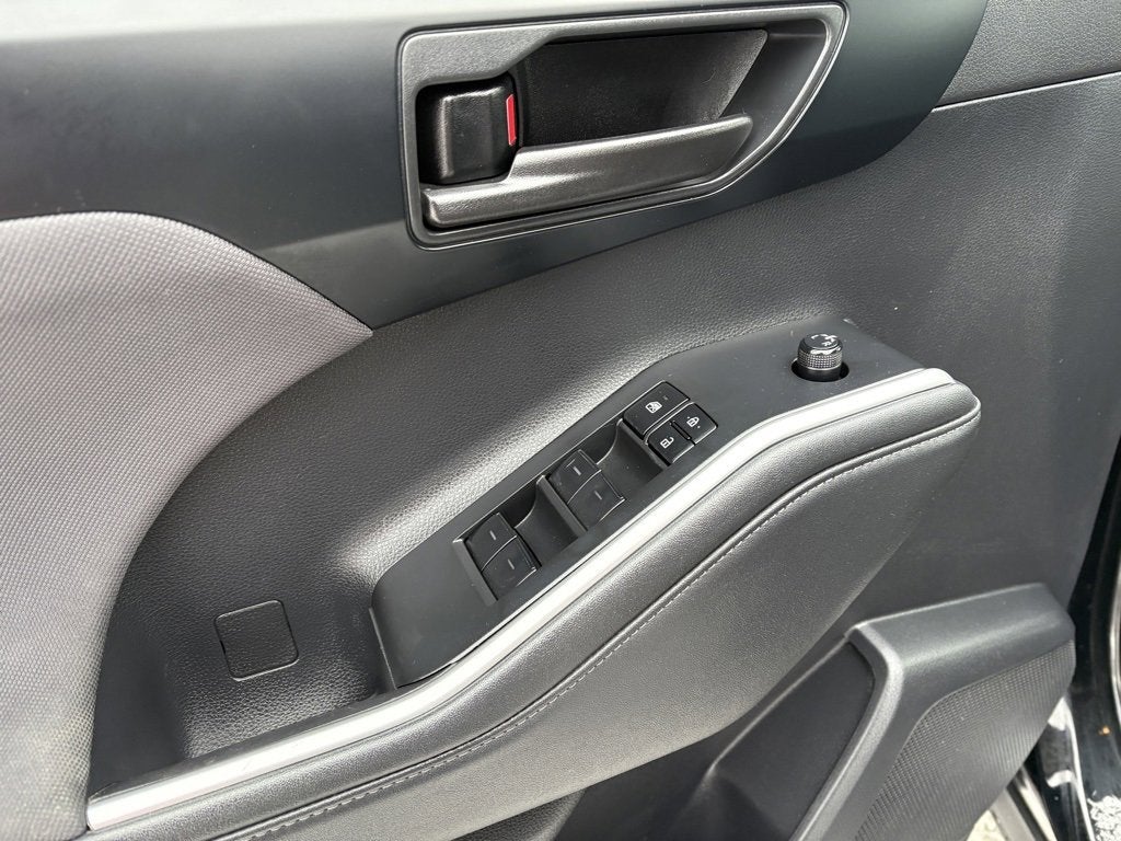 2023 Toyota Highlander Hybrid LE