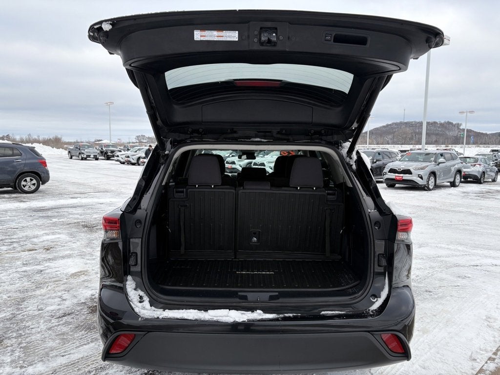 2023 Toyota Highlander Hybrid LE