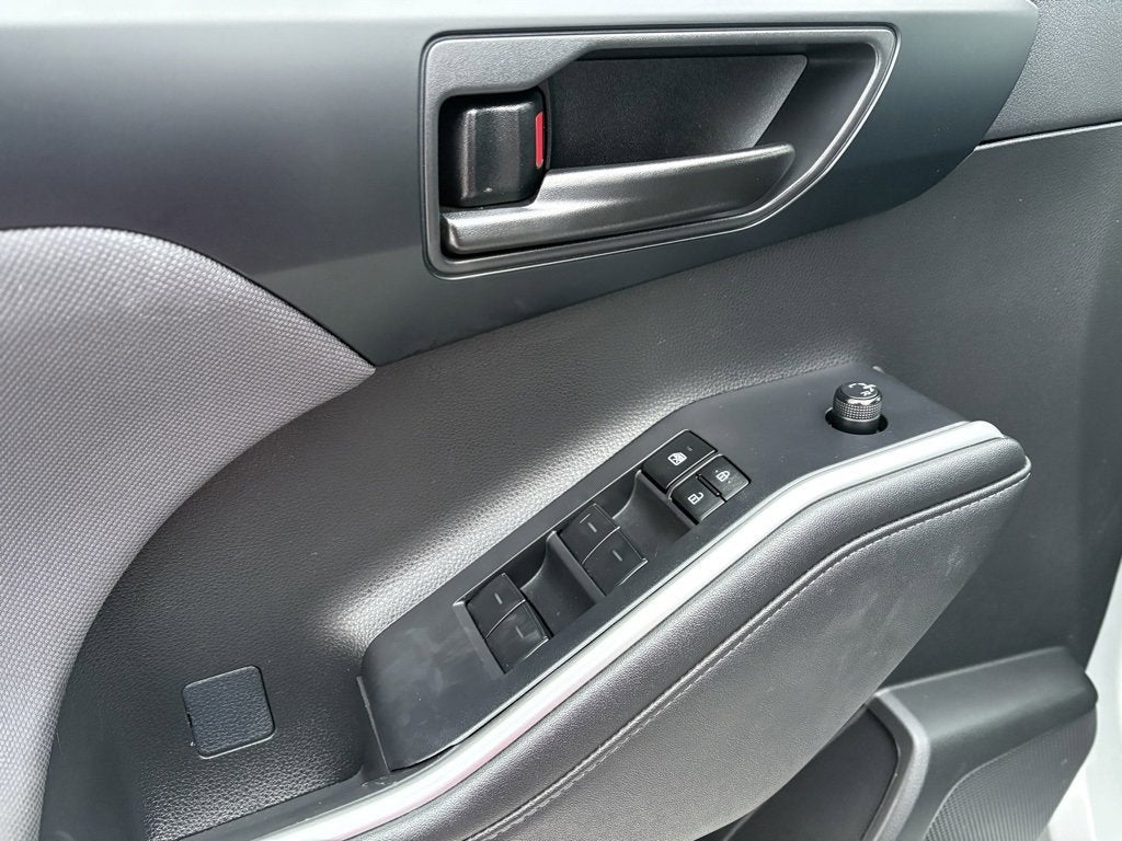 2023 Toyota Highlander Hybrid LE