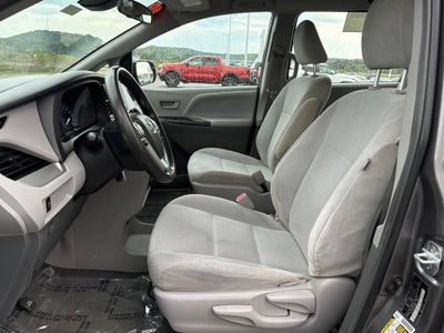 2018 Toyota Sienna L