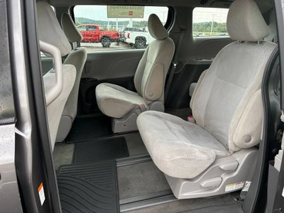 2018 Toyota Sienna L