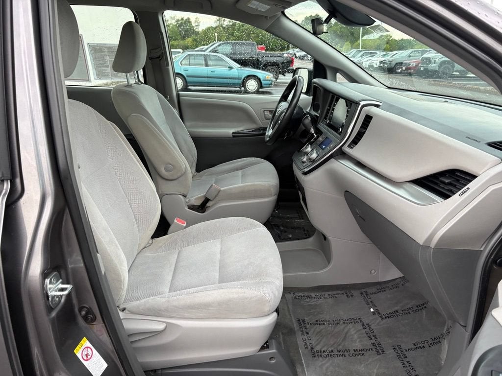 2018 Toyota Sienna L