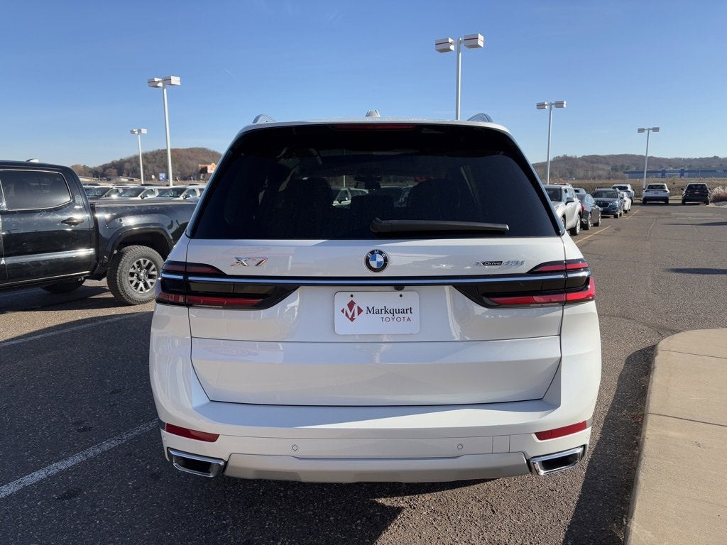 2025 BMW X7 xDrive40i