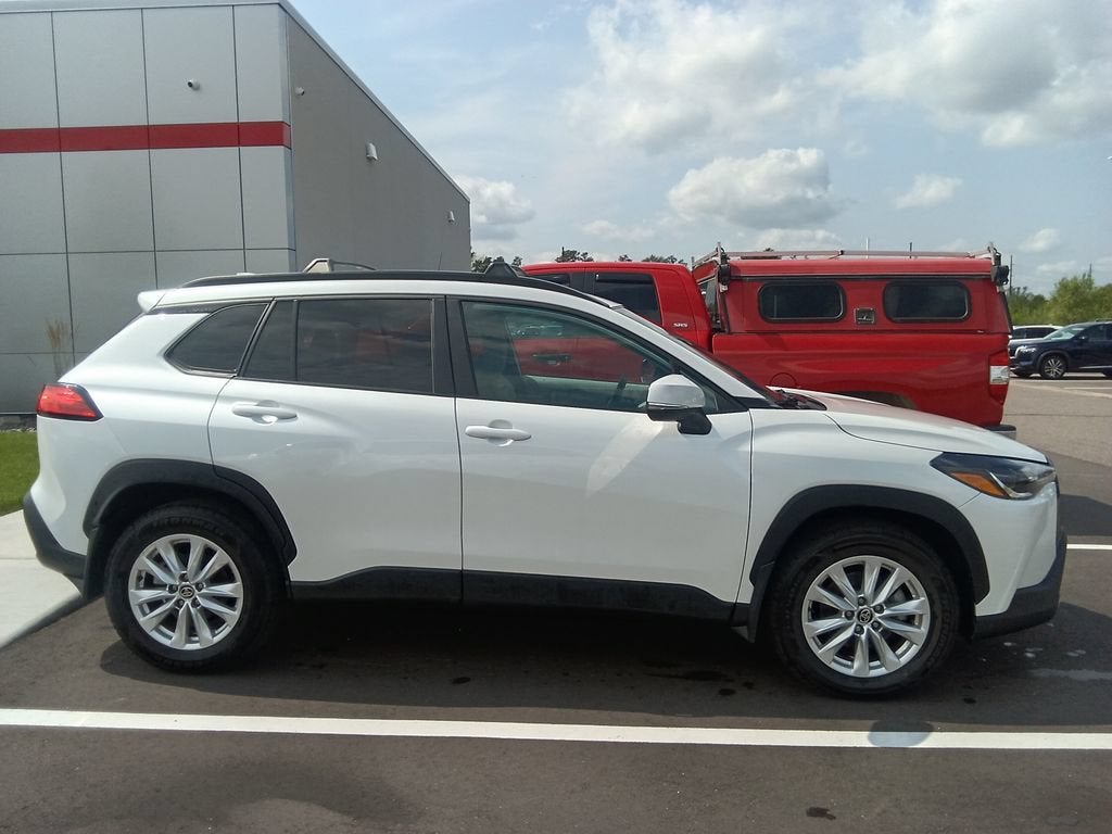 2024 Toyota Corolla Cross LE