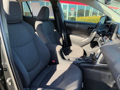 2024 Toyota Corolla Cross LE