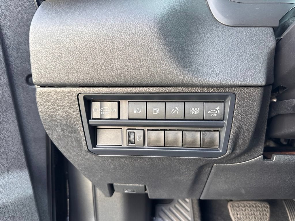2025 Toyota Sequoia SR5