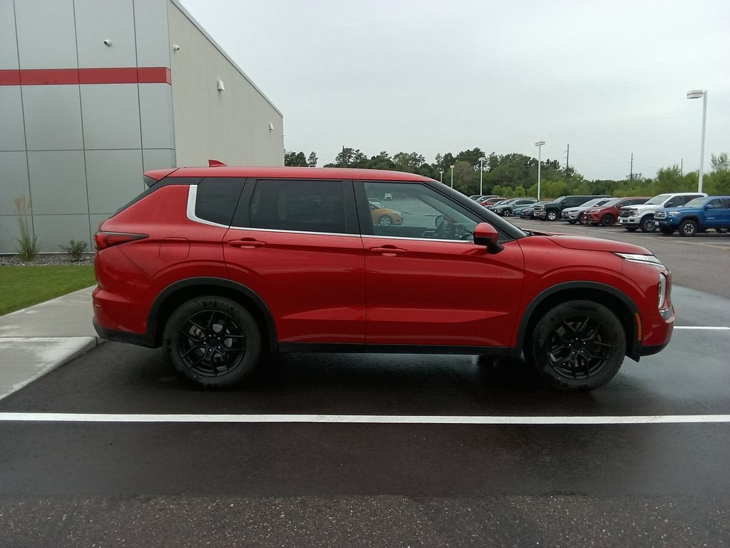 2022 Mitsubishi Outlander ES