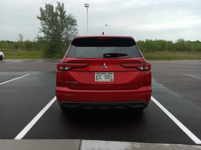 2022 Mitsubishi Outlander ES