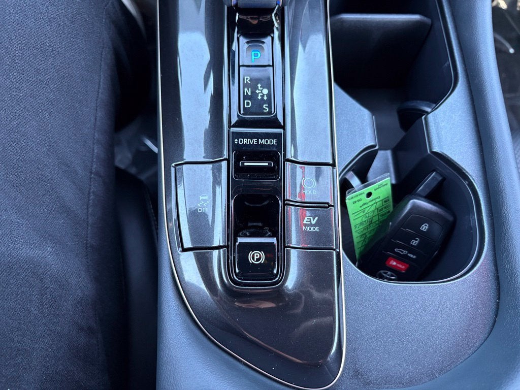 2025 Toyota Crown Signia Limited
