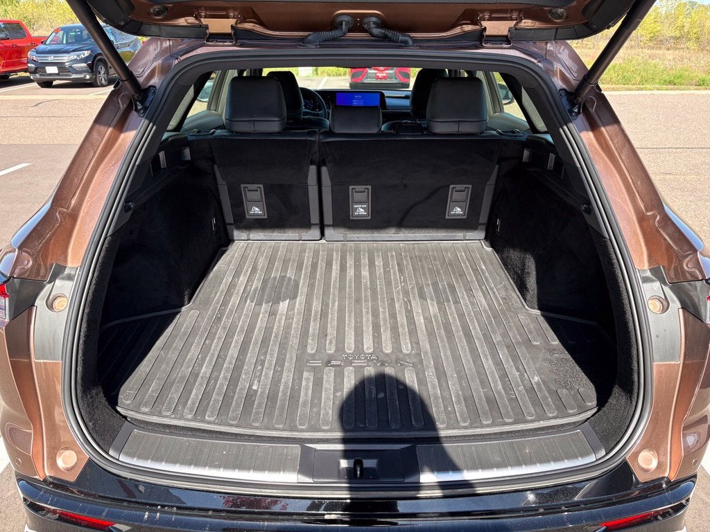 2025 Toyota Crown Signia Limited