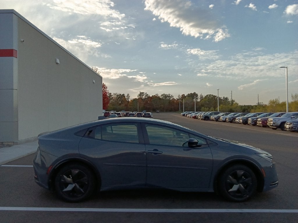 2024 Toyota Prius LE