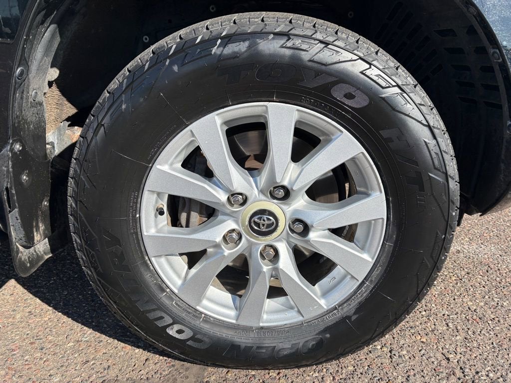 2016 Toyota Land Cruiser Base