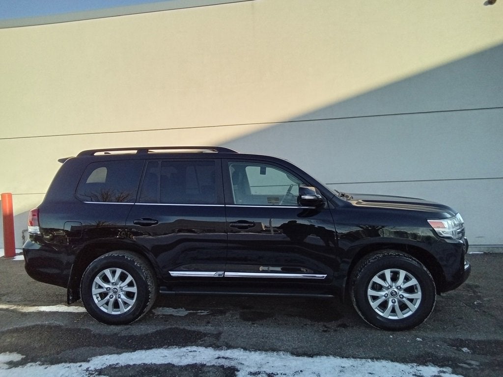 2016 Toyota Land Cruiser Base