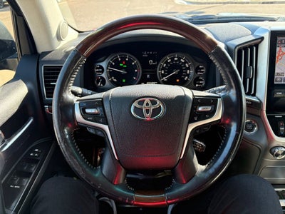 2016 Toyota Land Cruiser Base