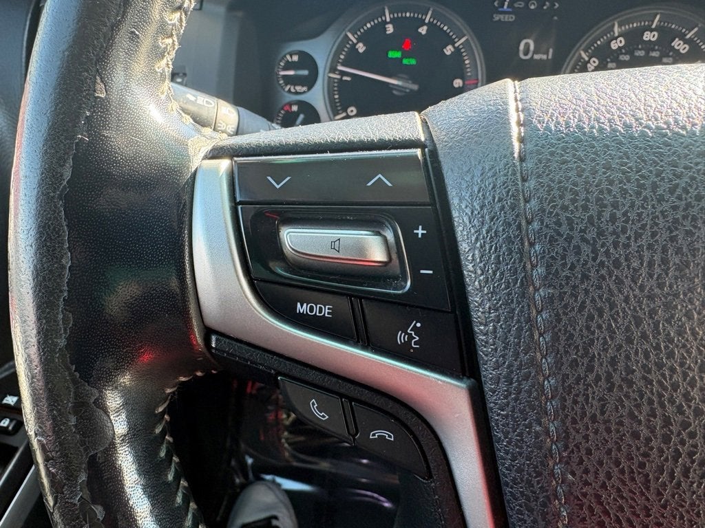 2016 Toyota Land Cruiser Base