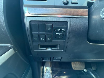 2016 Toyota Land Cruiser Base