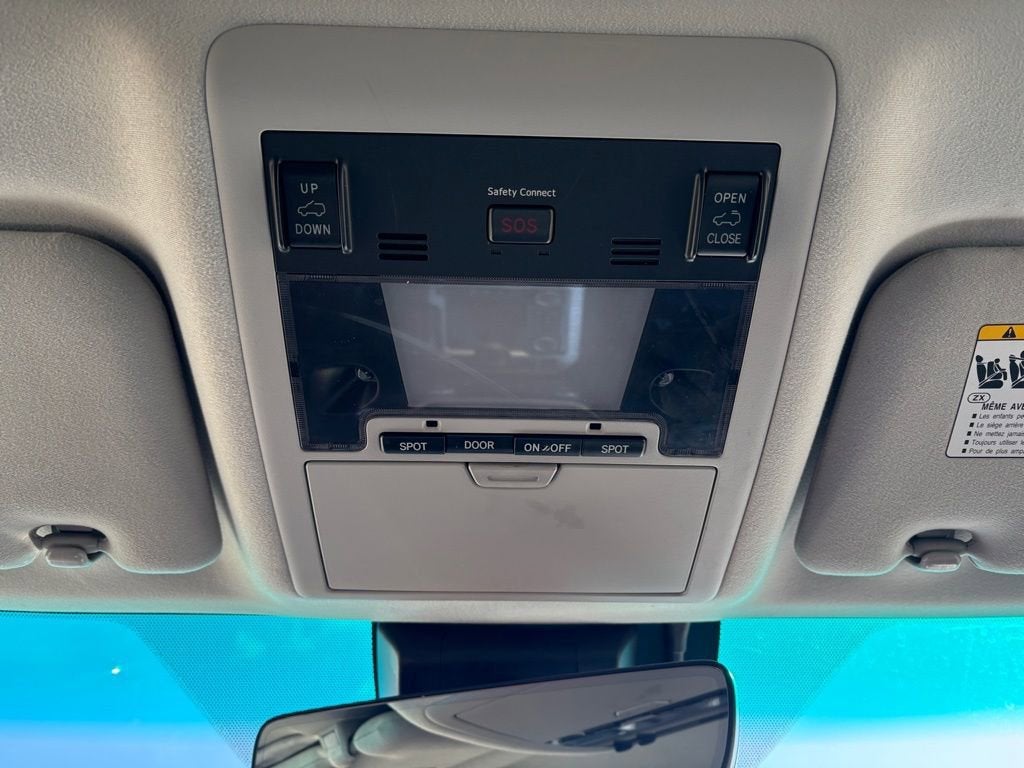 2016 Toyota Land Cruiser Base