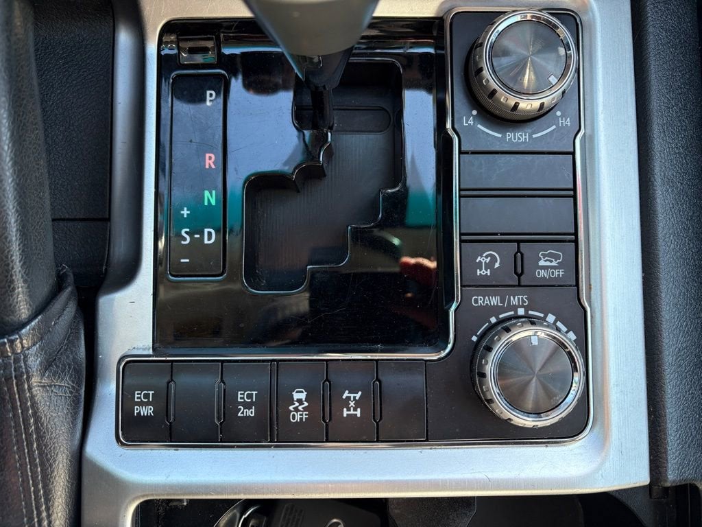 2016 Toyota Land Cruiser Base