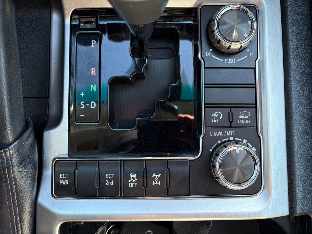 2016 Toyota Land Cruiser Base