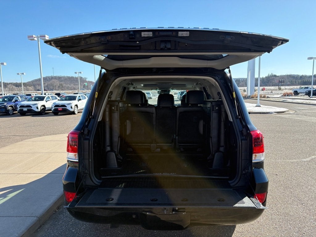 2016 Toyota Land Cruiser Base
