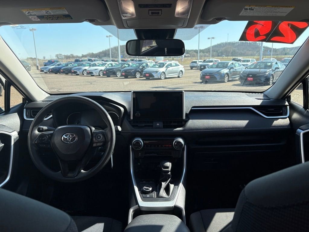 2025 Toyota RAV4 Hybrid LE