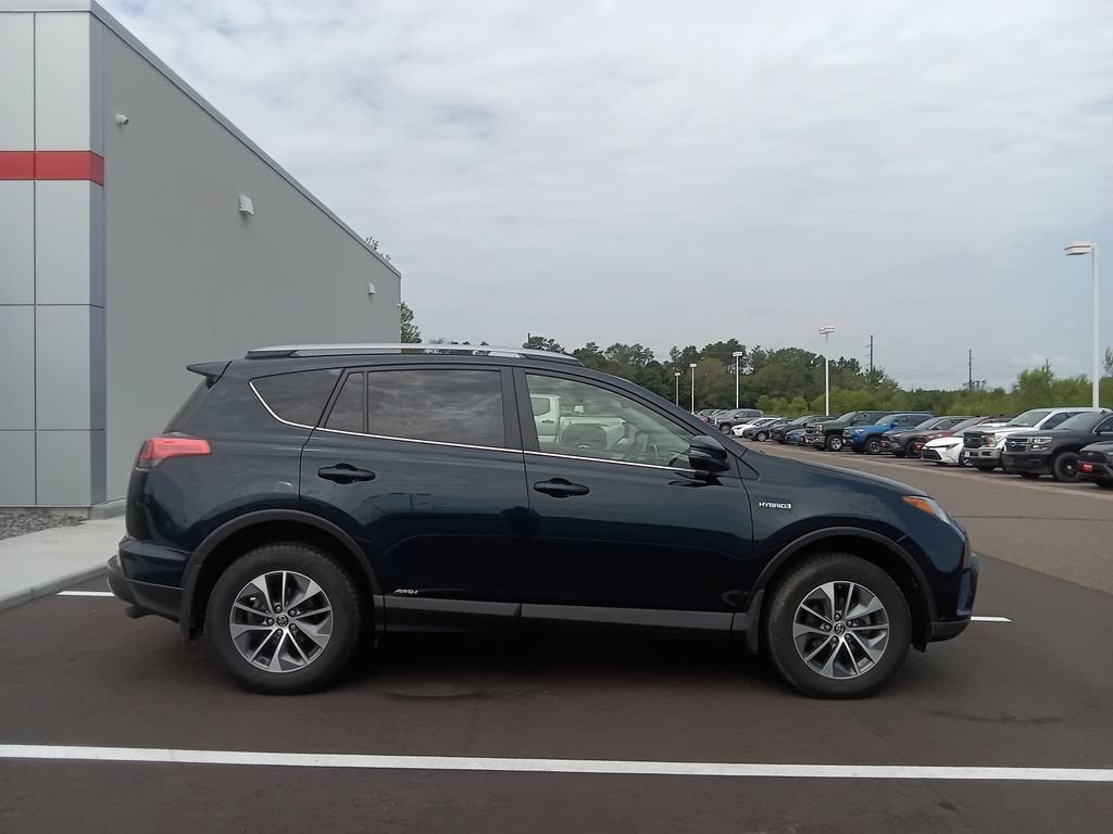 2018 Toyota RAV4 Hybrid XLE
