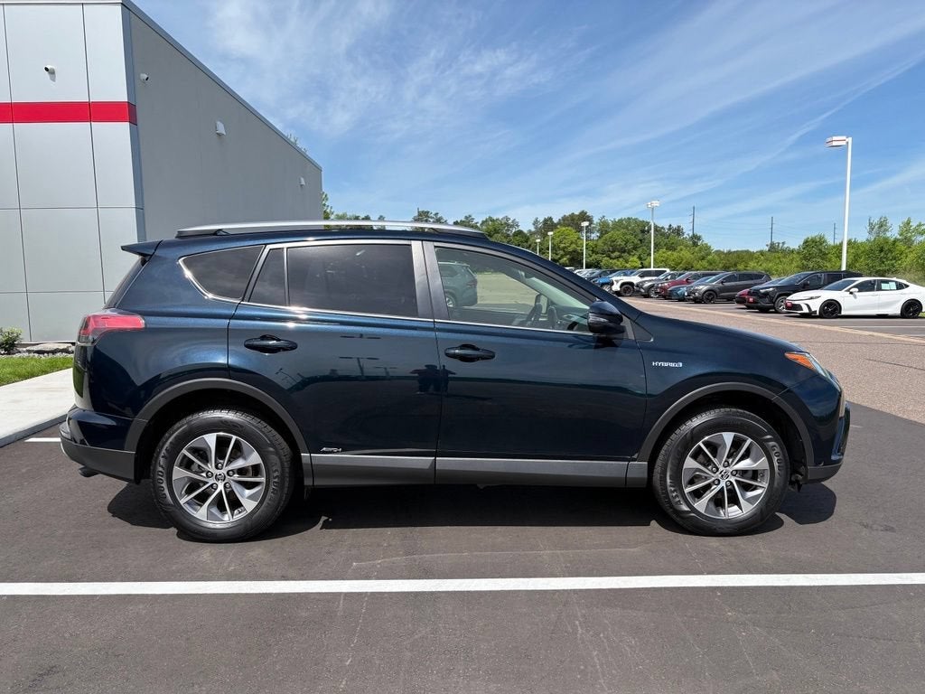2018 Toyota RAV4 Hybrid LE